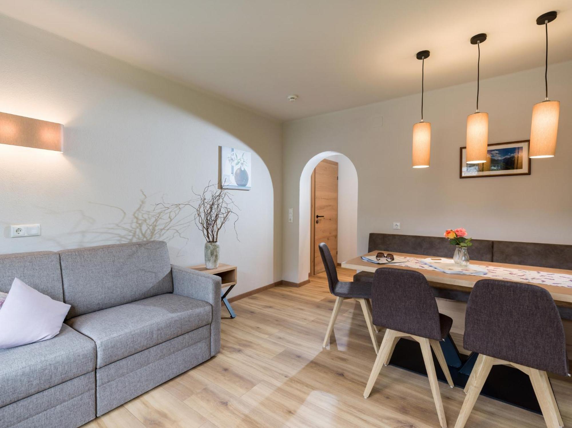 Rosenhof 3*