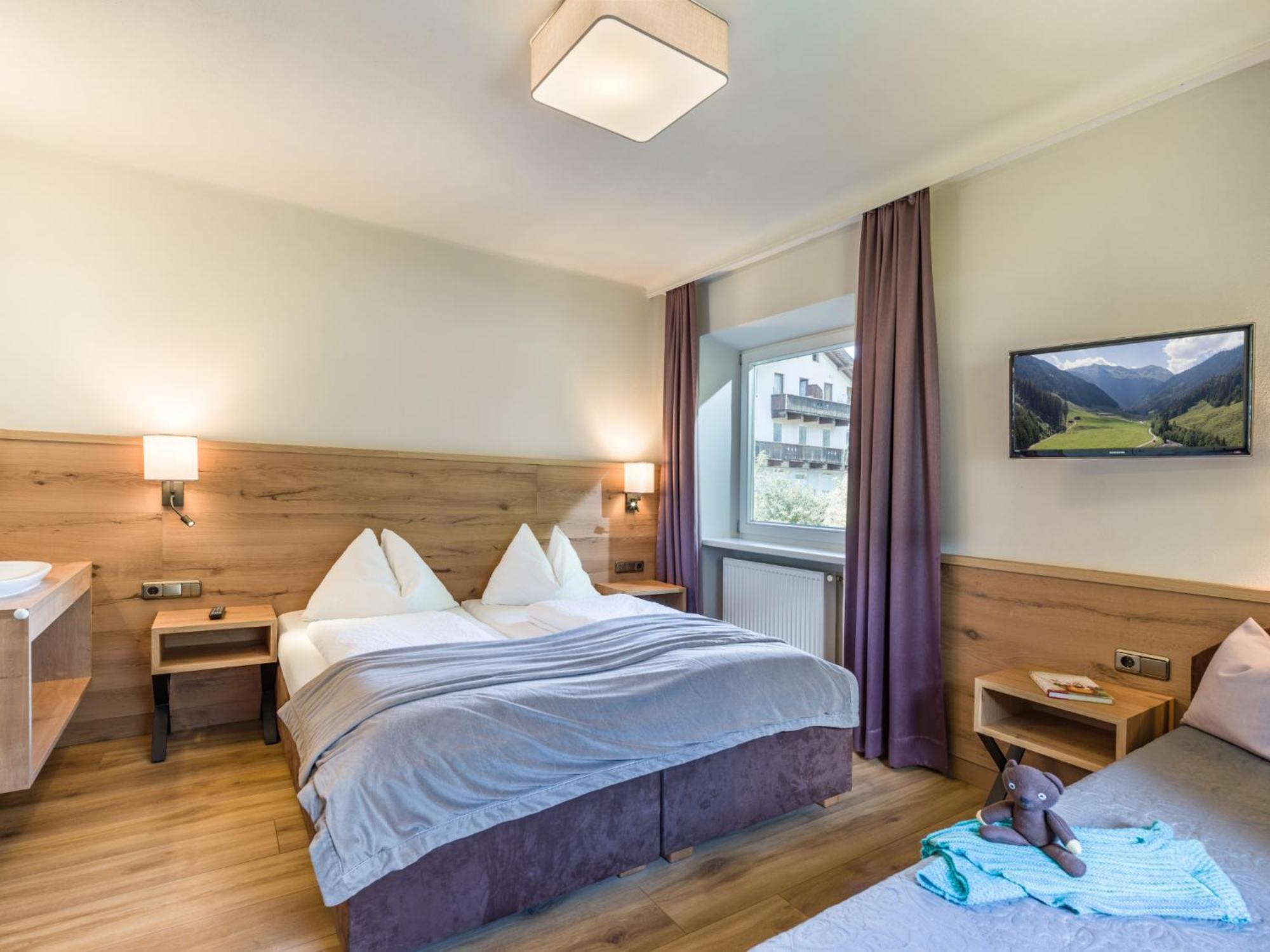 Rosenhof 3*